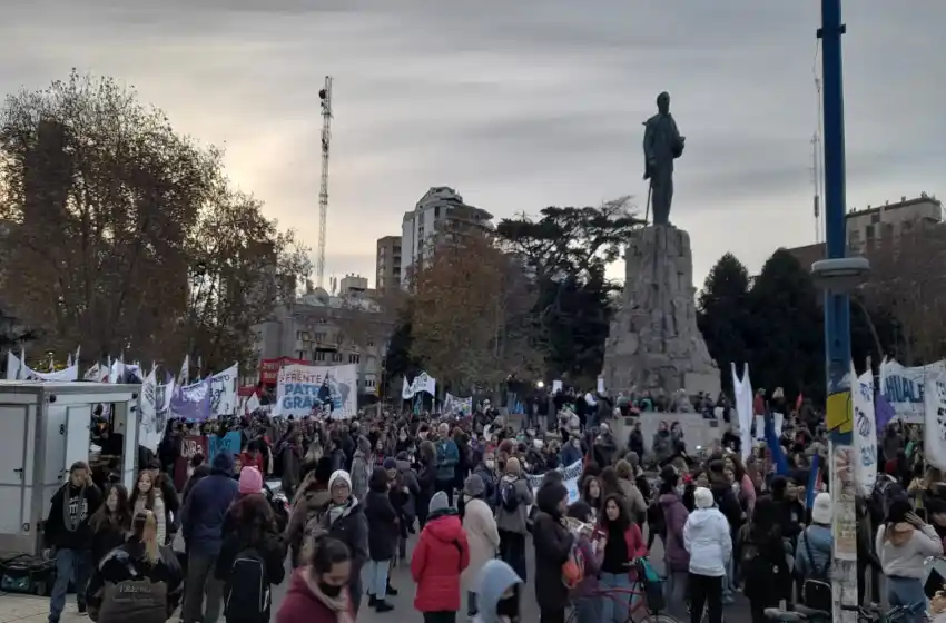 Ni Una Menos: masiva marcha en el centro de Mar del Plata