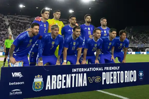 Argentina goleó contundentemente a Puerto Rico en la vuelta de Messi