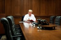 Tras los mensajes contradictorios, los médicos de Trump aseguran que podría salir de alta