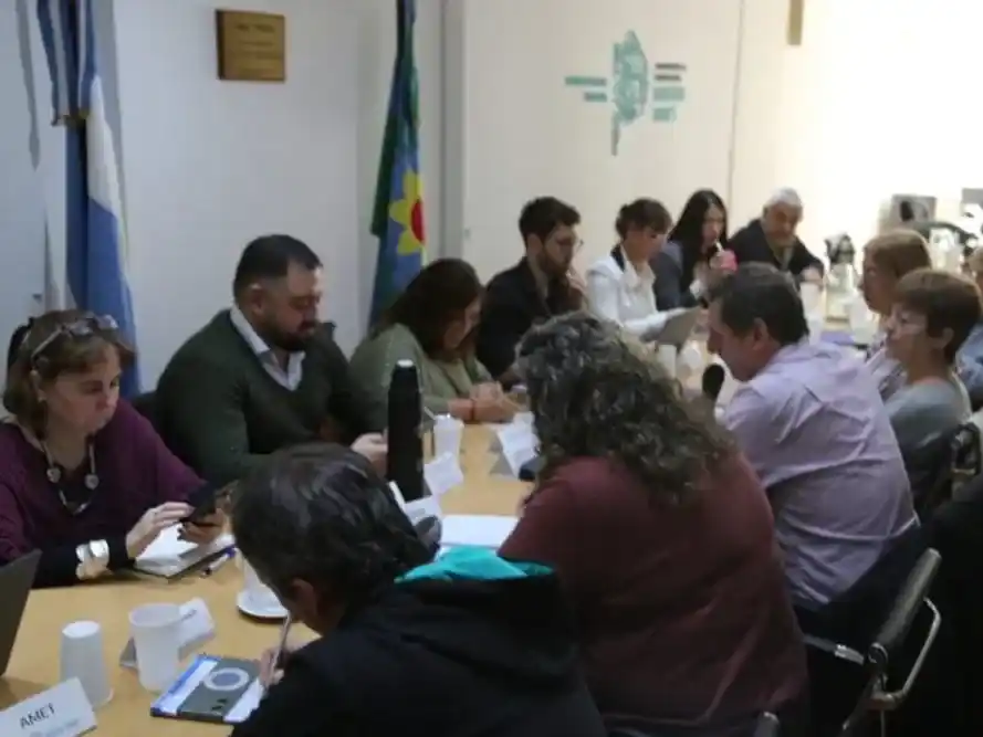 La oferta está compuesta por un retroactivo a diciembre; el correspondiente proporcional al medio aguinaldo y un 3% en enero, respecto de los haberes vigentes al mes de octubre.