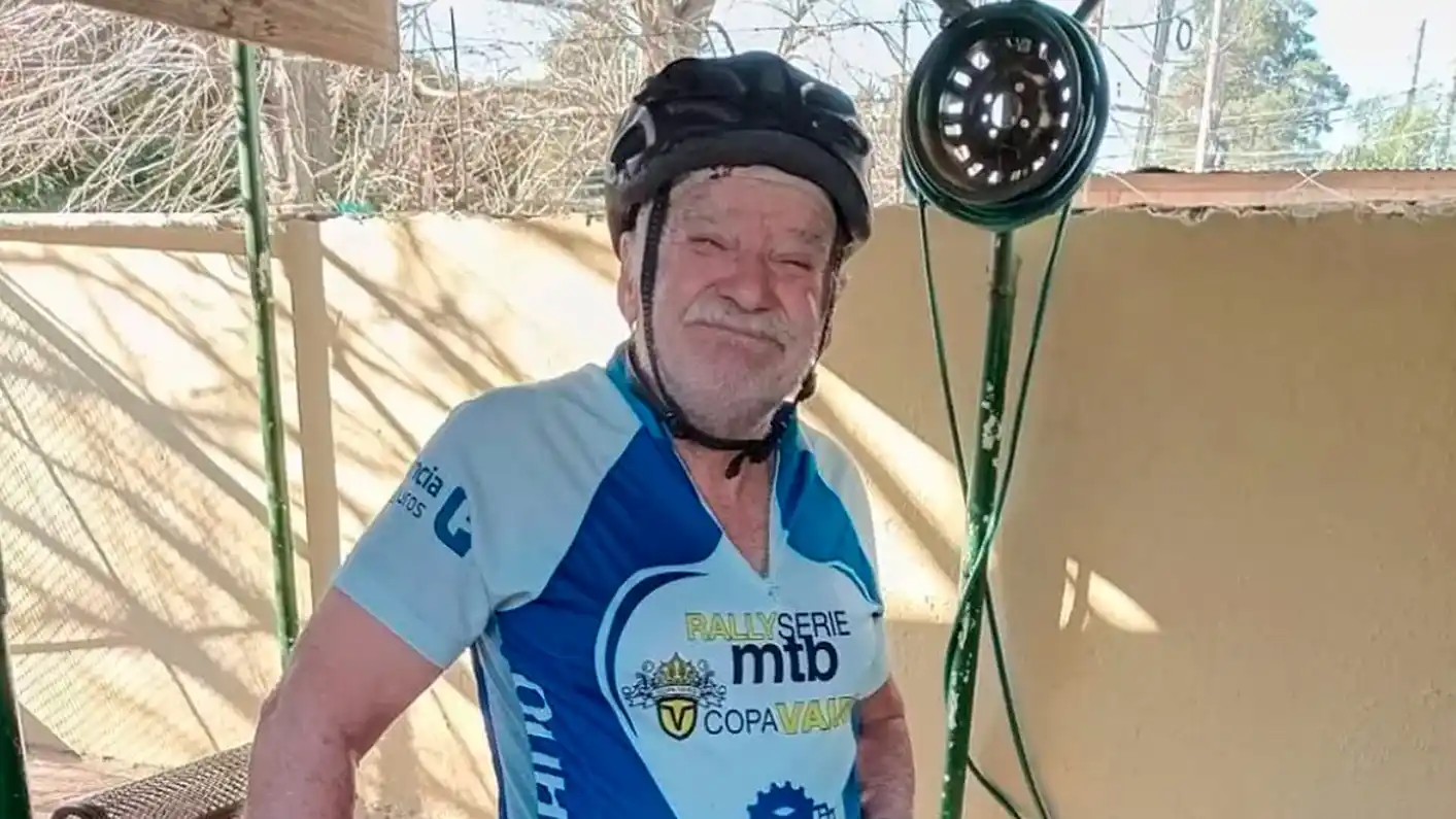 Besson estuvo durante varios años vinculado al ciclismo.