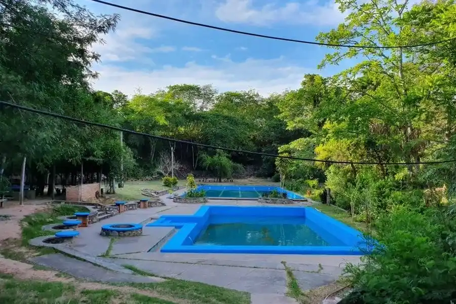 Las termas desconocidas en Argentina rodeadas de árboles y el sonido de los pájaros
