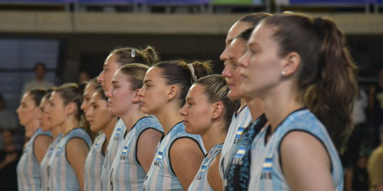 Azul Benítez en la formación del Seleccionado Argentino.