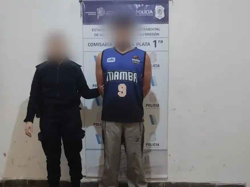 El sujeto se encontraba tomando alcohol en la vía pública.