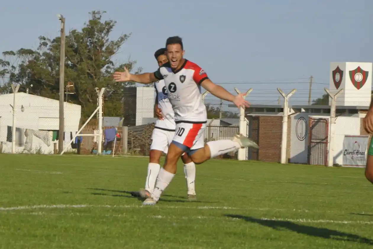 Enzo Astiz: “Me recibí y ahora quiero disfrutar del profesionalismo”