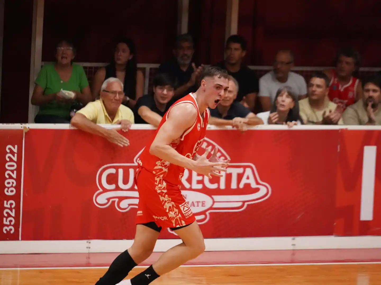 Victoria “santa” en el “Nido”