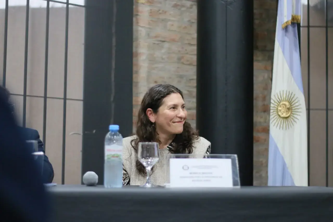 Violencia digital: Mónica Macha impulsó en Morón el debate sobre nuevas herramientas legislativas