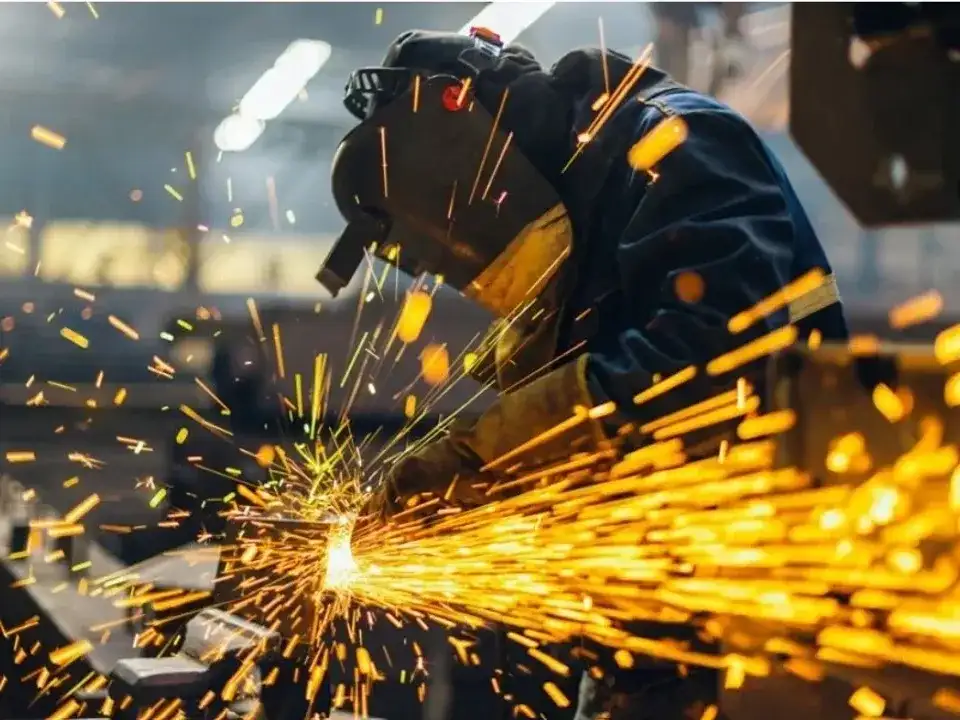 Leve repunte de la industria y de la construcción en marzo