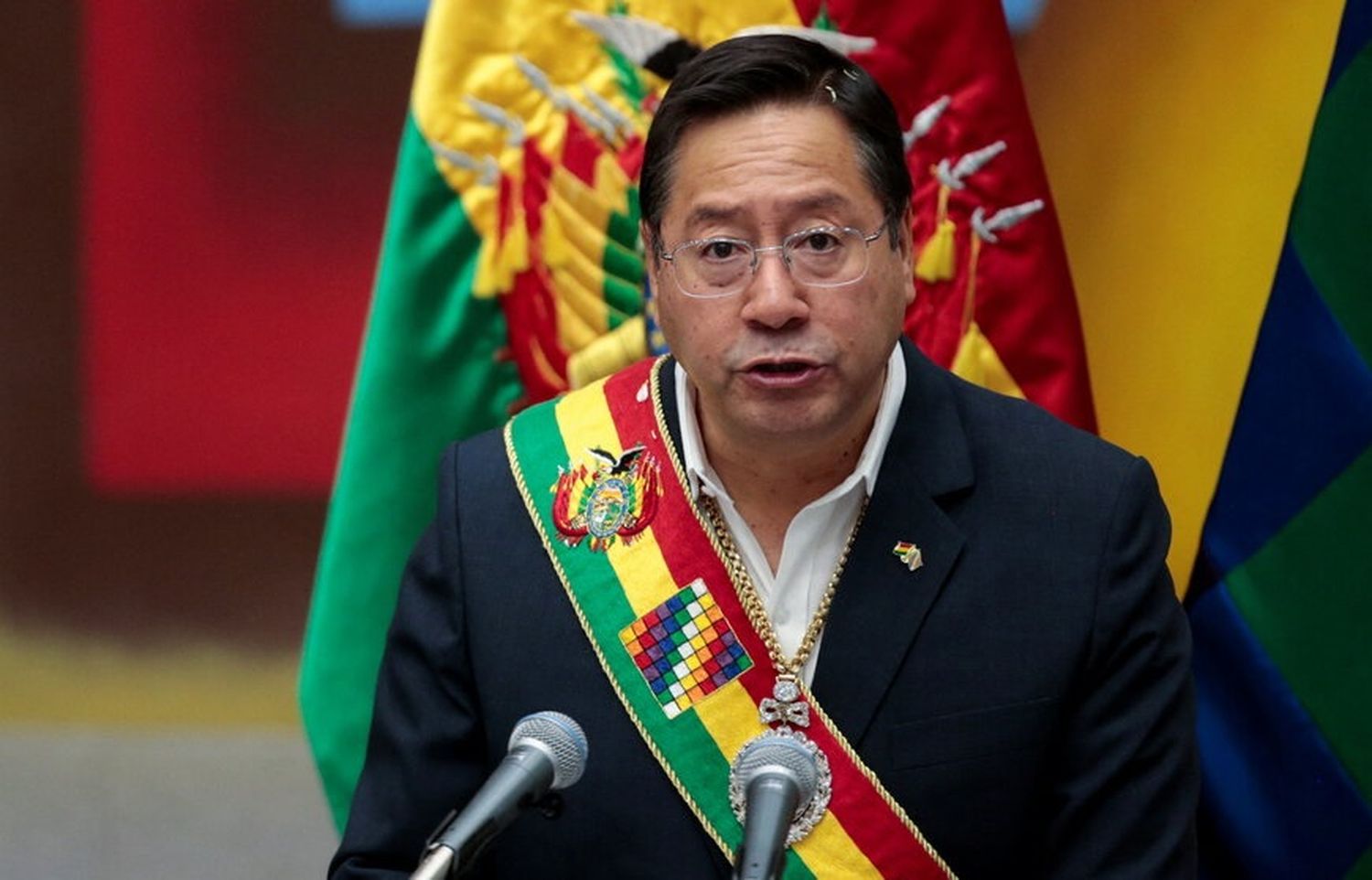 Incertidumbre política y crisis económica en el camino boliviano