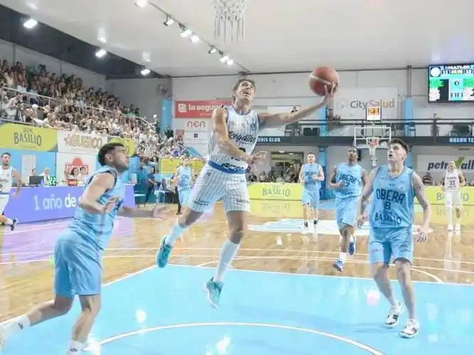 Regatas goleó a domicilio