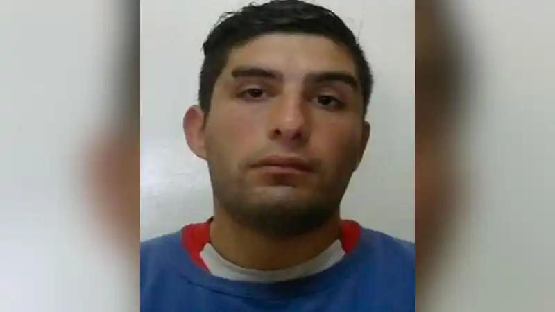 Piden la localización del acusado de disparar contra mujer policía y su sobrina