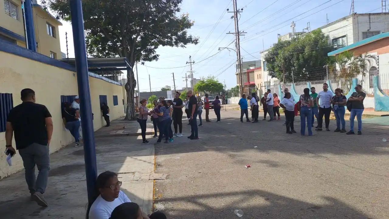 INSTALACIÓN de MESAS de VOTACIÓN LLENA de PROBLEMAS: aumentan denuncias sobre irregularidades (+Fotos y videos)