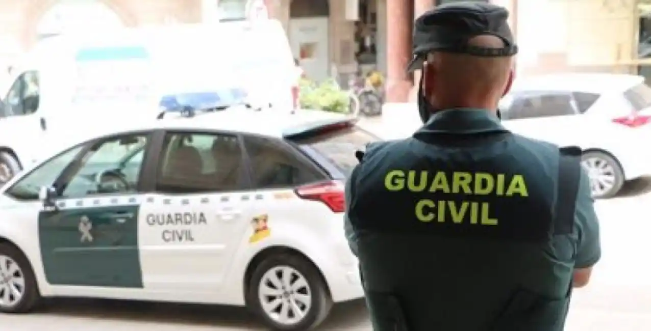 Una niña de dos años murió al caer desde un séptimo piso mientras jugaba con su hermano