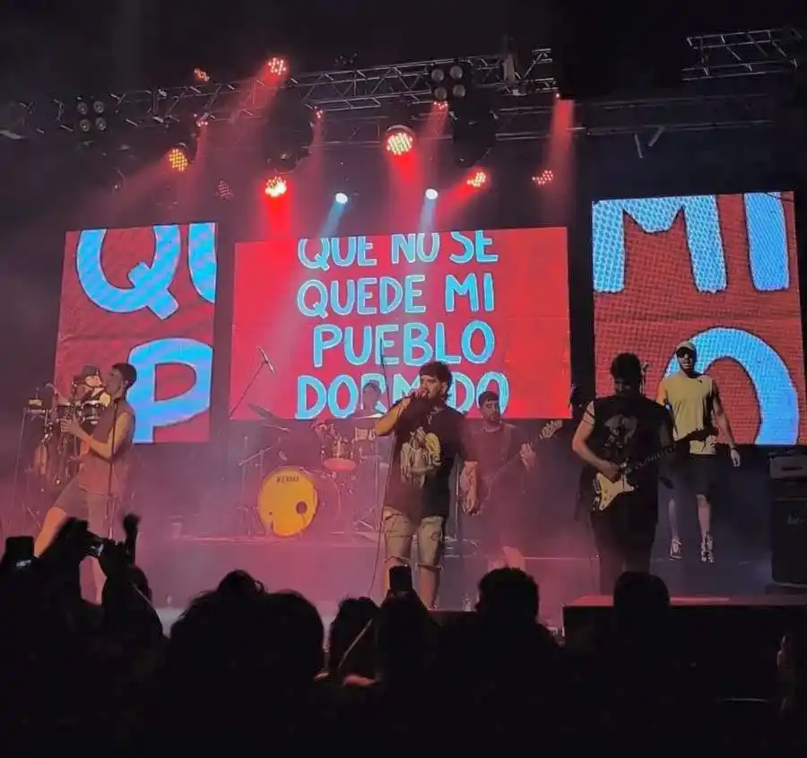 Rompiendo Espejos. Banda santafesina tributo a Callejeros