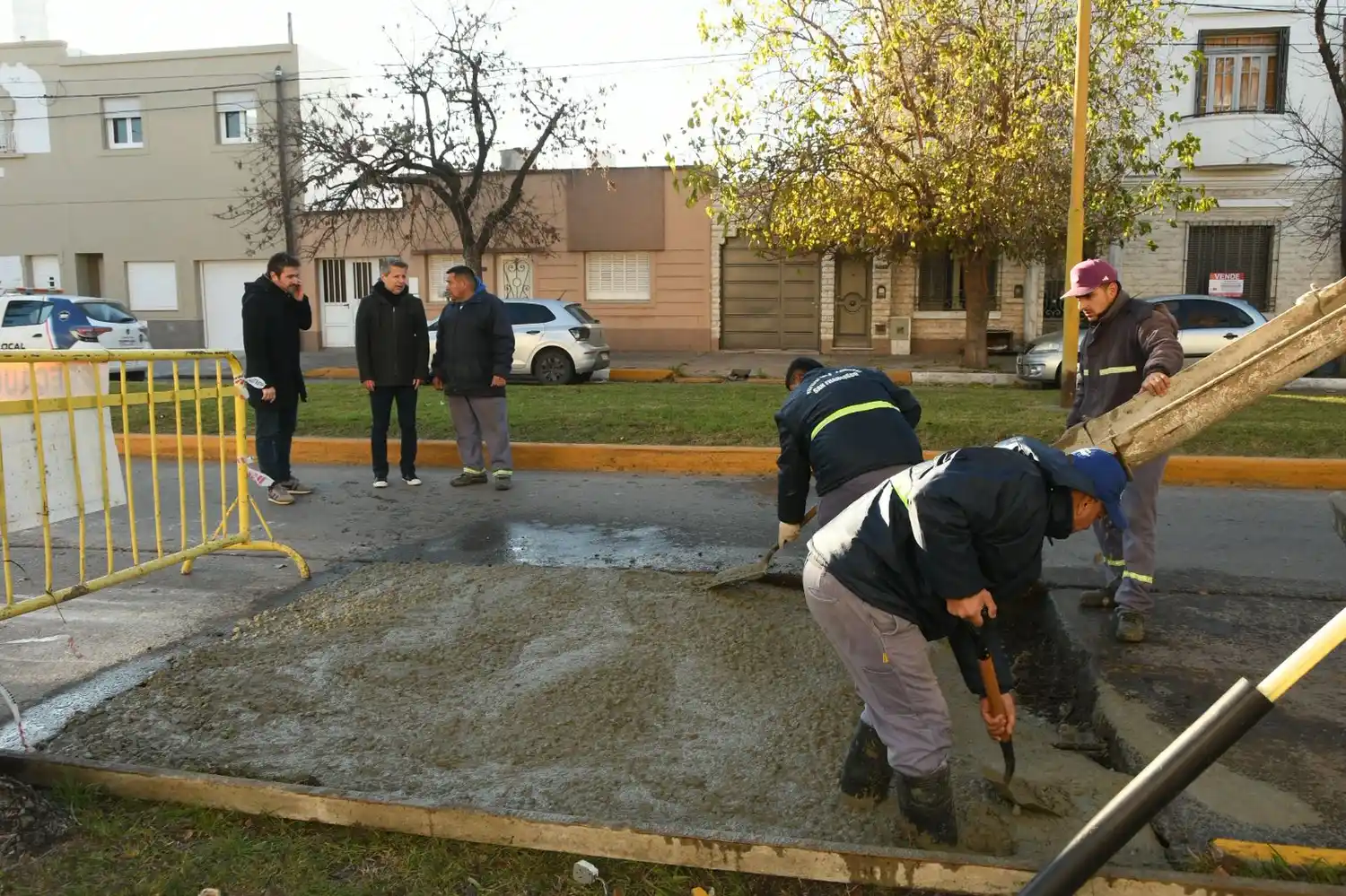 Bernarte refuerza el contacto directo con los vecinos.