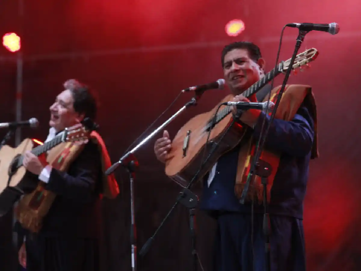 García Aresca: “Esta noche contamos con los Rolling  Stones del folclore: Los Manseros Santiagueños” 