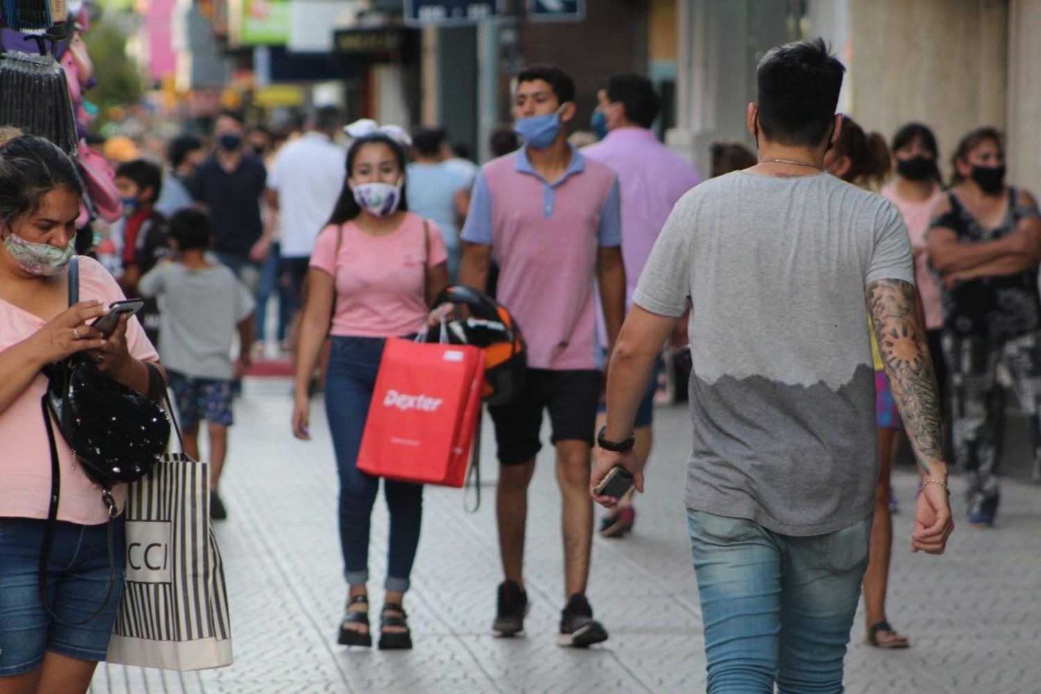 Fiestas de fin de año: extienden horarios de shoppings y centros comerciales de Santa Fe