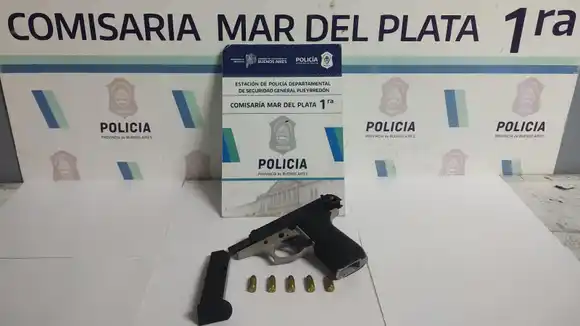 Cayó de la moto en el centro de Mar del Plata y le encontraron una pistola cargada