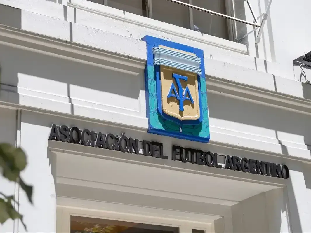 La AFA desmintió que Tapia haya sido citado por la Justicia de EE.UU. y negó el secuestro de su celular