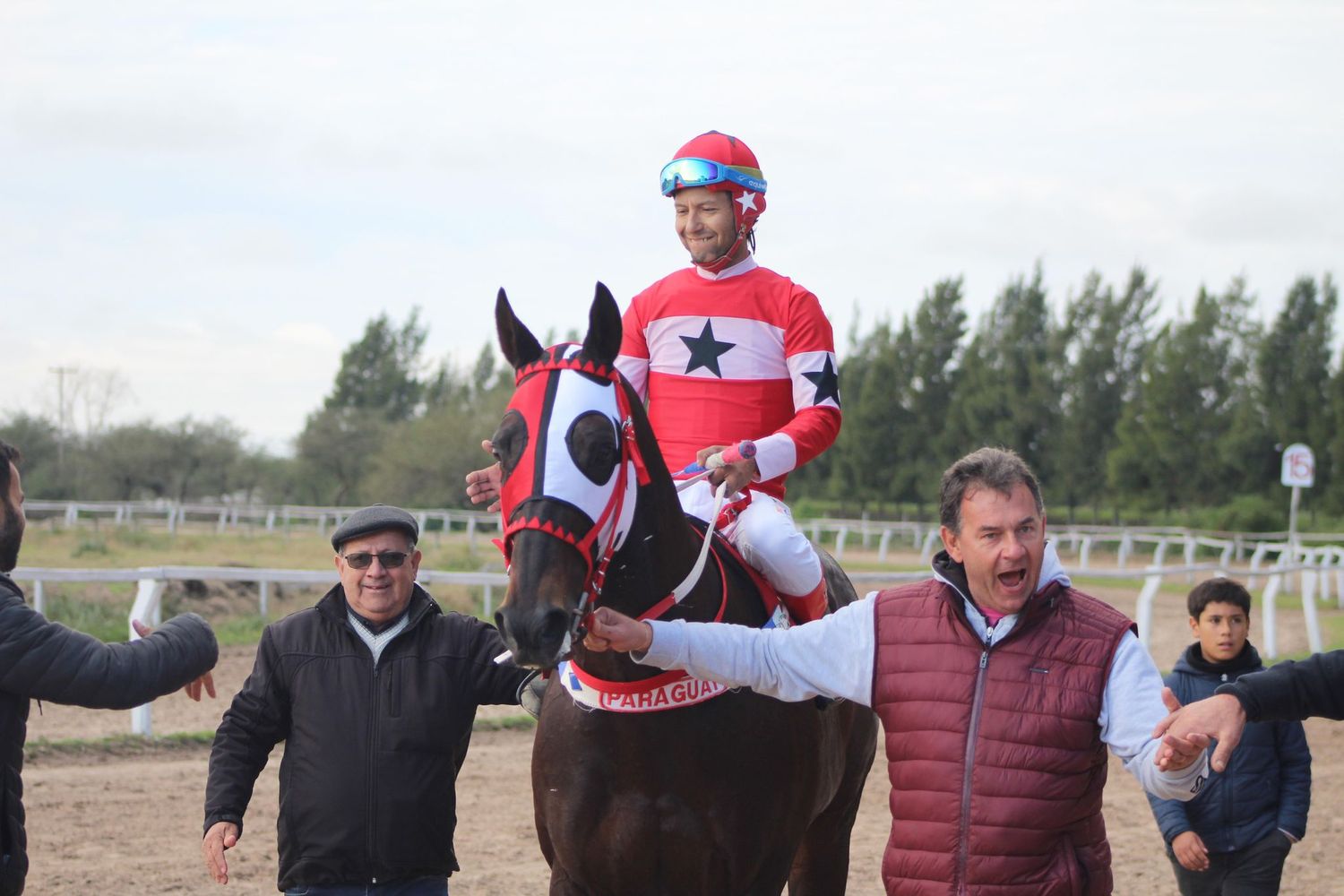 Otra verdadera fieste del "Deporte de los Reyes" se desarrolló el pasado domingo en el circo hípido local.