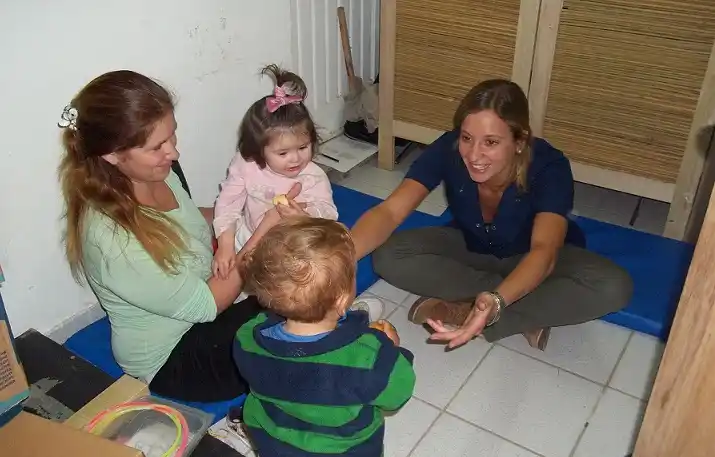 Comenzaron los talleres de estimulación materno infantil