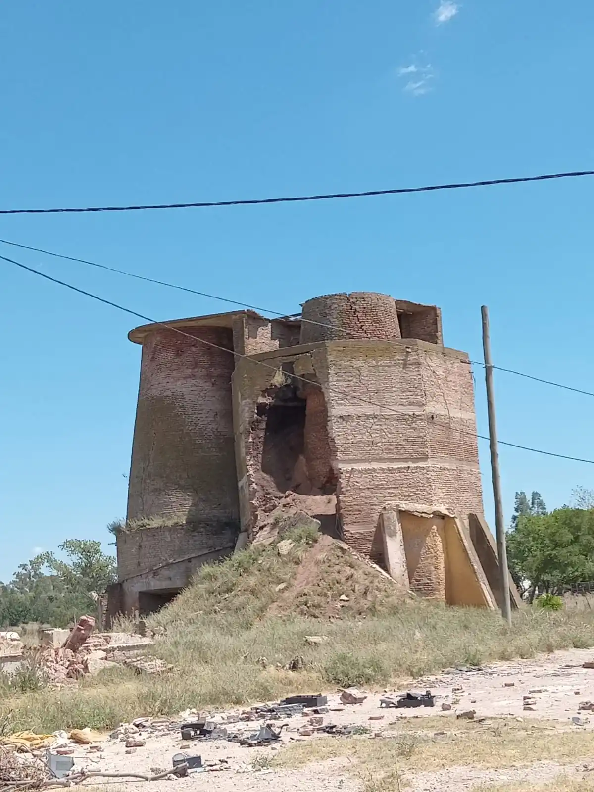 Vecinos del Santa Teresita piden la demolición de la calera