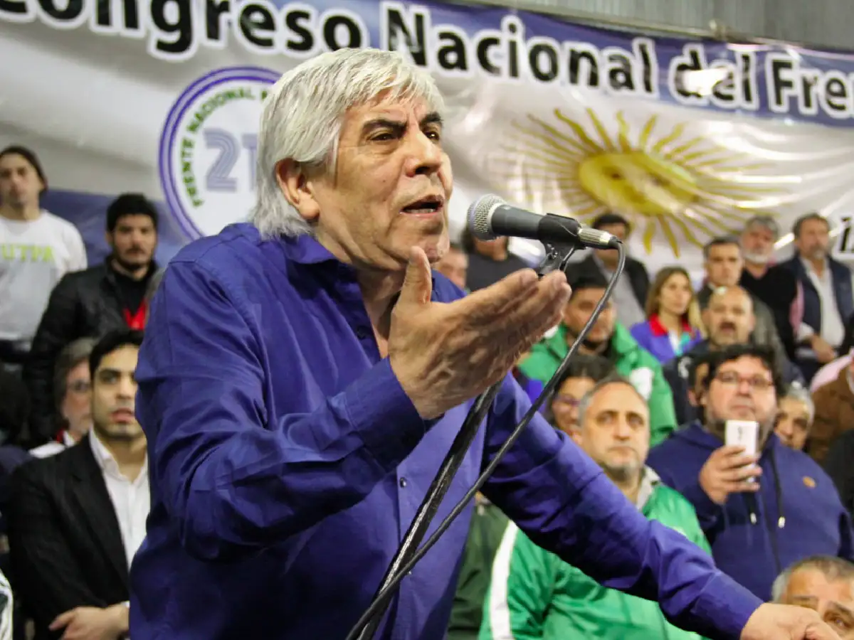 "O se suman a la lucha o se quedan con los oligarcas", le advirtió Hugo Moyano a la CGT