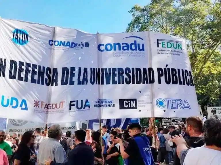 Universidades públicas en conflicto: docentes inician paro nacional de 72 horas