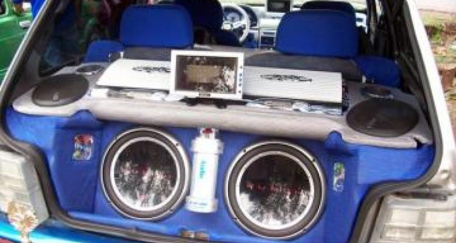 Sexto Encuentro de autos tuning y multimarcas