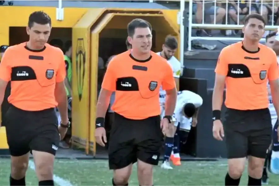 Cuaterna arbitral de Rafaela para la definición de la Copa Federación 2024