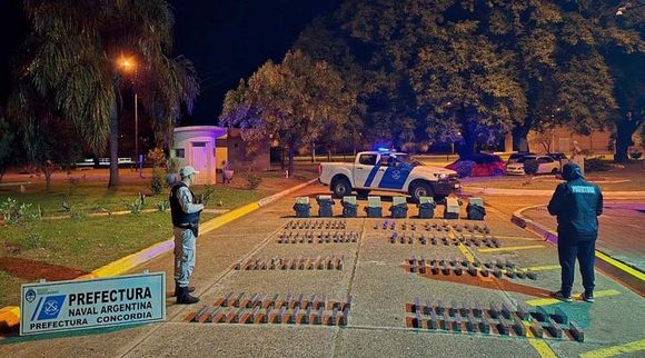 Prefectura evita contrabando de cigarrillos y protege la economía nacional