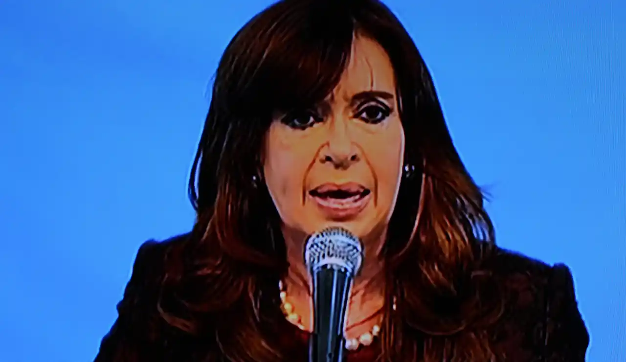 Cristina  junto a Scioli y Zannini dijo que "no se gobierna con globitos ni chamuyo"