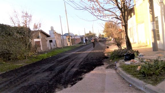 Mejorado asfáltico para 12 cuadras entre 3 de Febrero y Caseros, Naón y Crucero General Belgrano