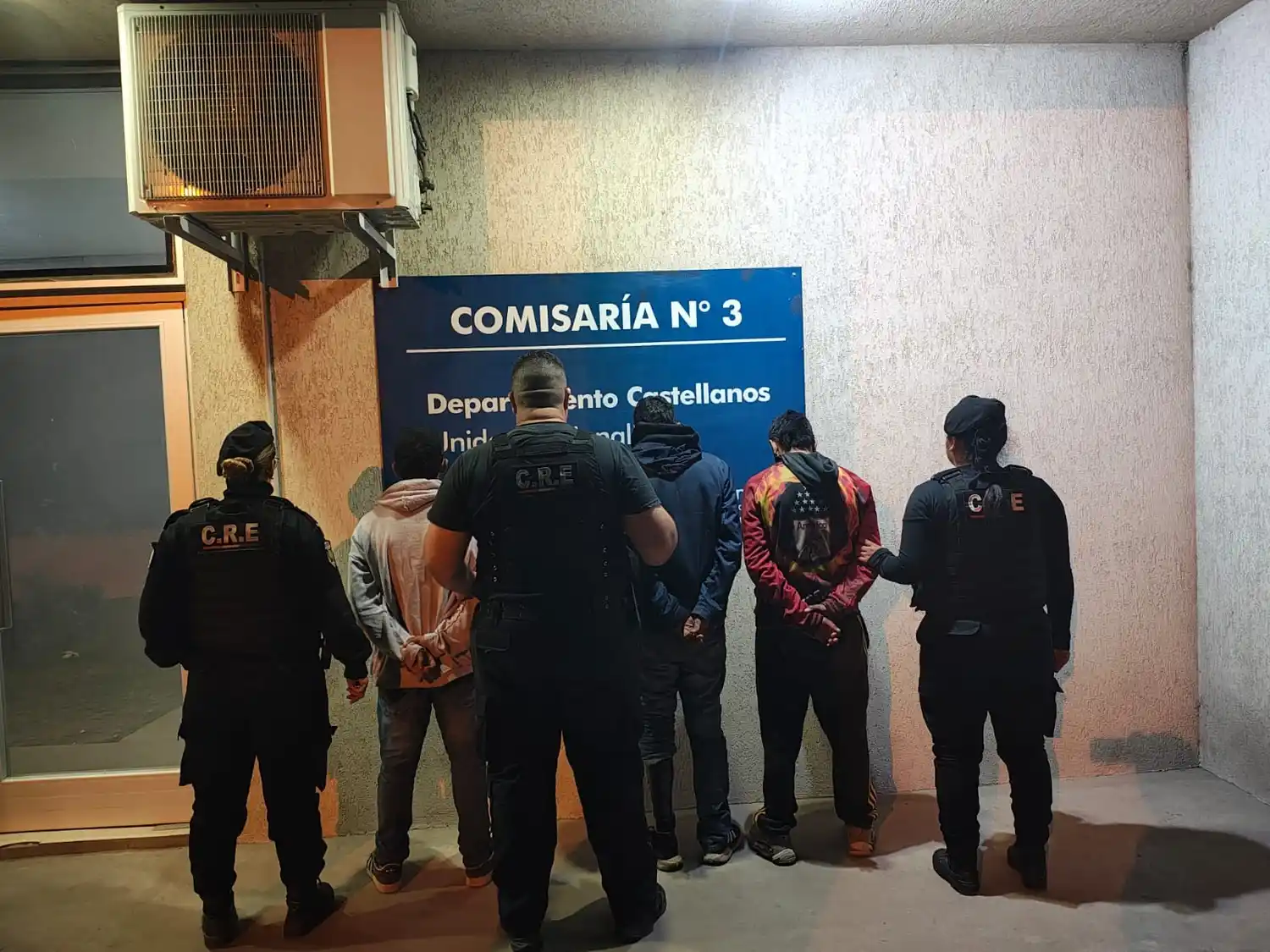 Tres jóvenes fueron aprehendidos en Sunchales tras robar lingas de un camión en una YPF - 2