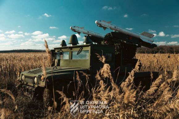 Ucrania presenta sistema SHORAD basado en Humvee para defensa contra drones