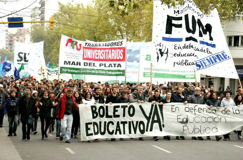 Estudiantes universitarios marcharán por el boleto educativo