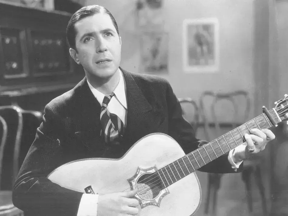Gardel hace un siglo, cuando tenía 35 años.