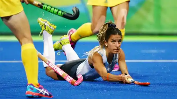 Las Leonas perdieron y se complicaron