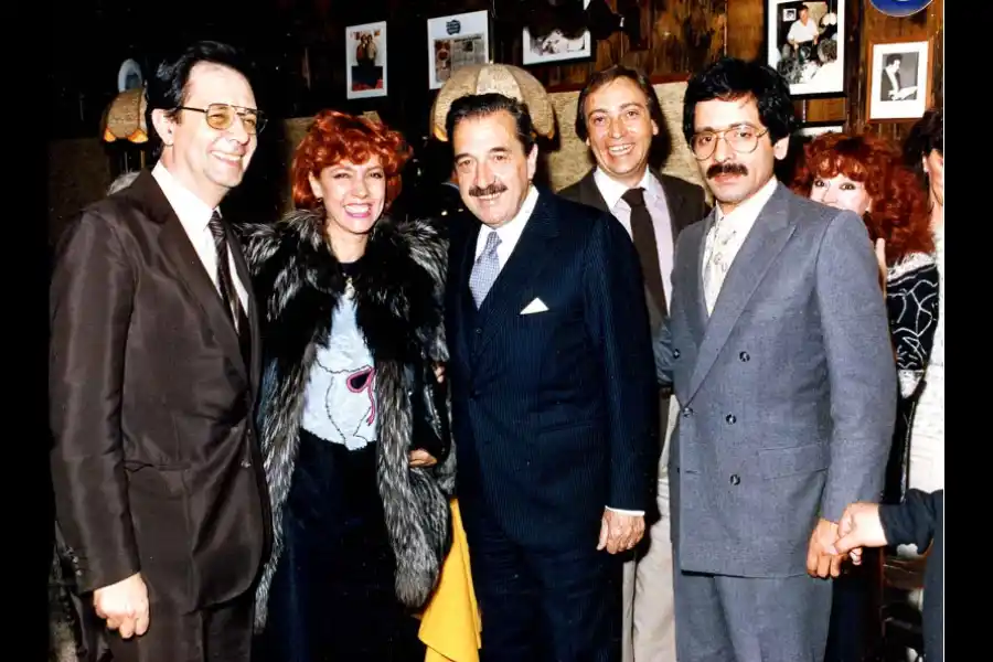 Guillermo Bredeston, Nora Cárpena, Raul Alfonsin, Luis Brandoni y Patricio Contreras