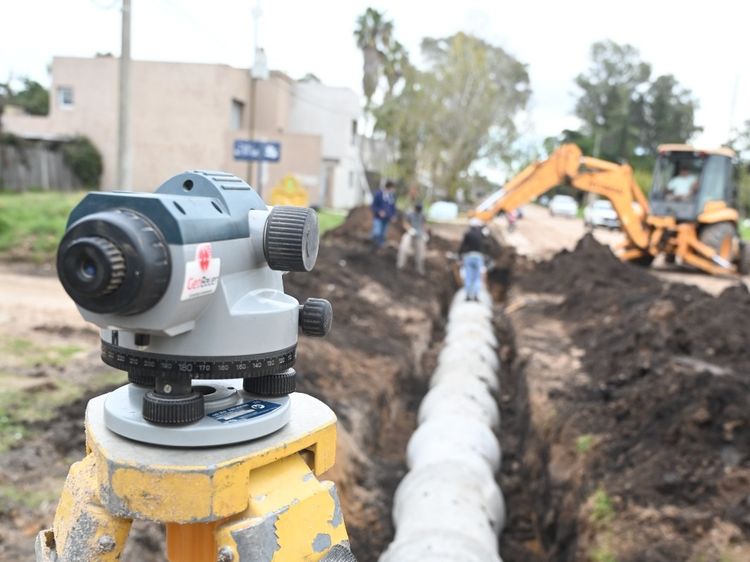 Instalaron los caños para la ampliación de la red de desagüe pluvial de la zona oeste