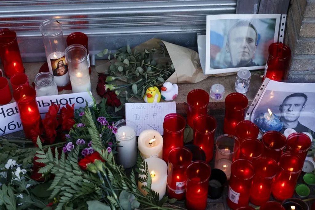 La diplomacia rusa califica de «necropropaganda» las acusaciones de envenenamiento de Navaln. EFE