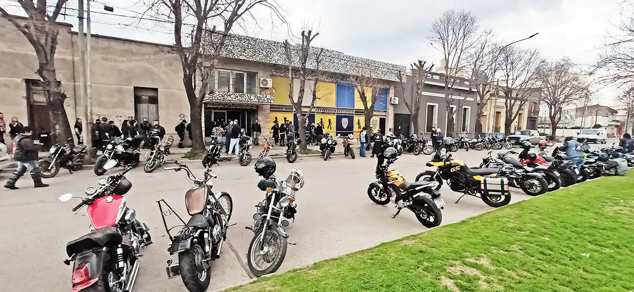 Más de 120 moteros en un festival de rock