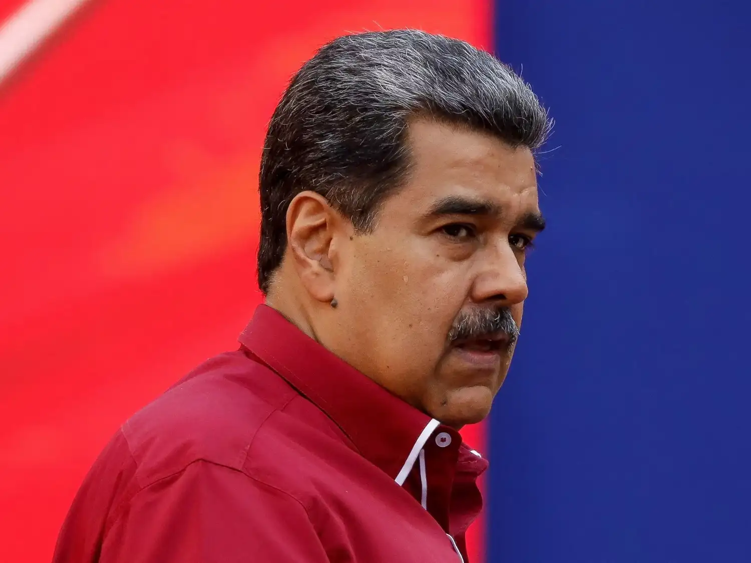 “En Argentina están cerrando las universidades" aseguró Maduro ante la audiencia.