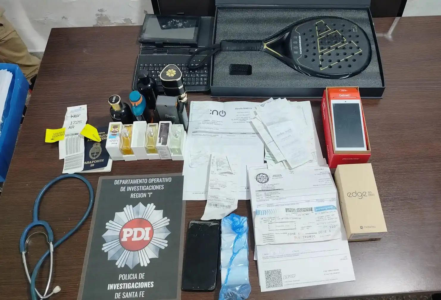 Pidió créditos con tarjetas robadas y compró desde perfumes, televisores, hasta una moto: cayó preso