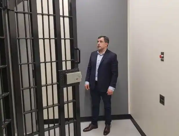 El secretario de Seguridad de Córdoba denunció a su padre por venta de drogas