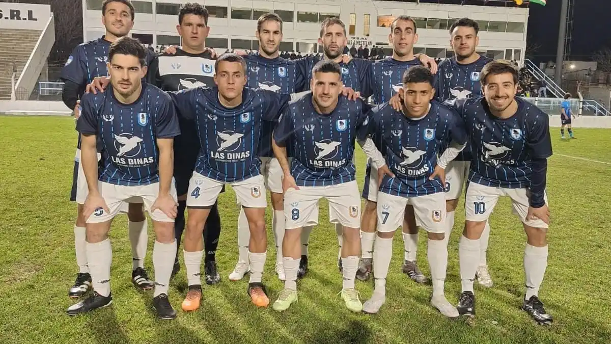 Genaro Rodríguez, Leonardo Seren, Matías Gogna, Facundo Di Cataldo, Enzo Guillenea y Mauro Ruiz Sánchez. Julián Palmieri, Lautaro Waldbillig, Braian Pérez, Bautista San Martín y Nicolás Auce. (Foto gentileza de Laly Bertuzzi).