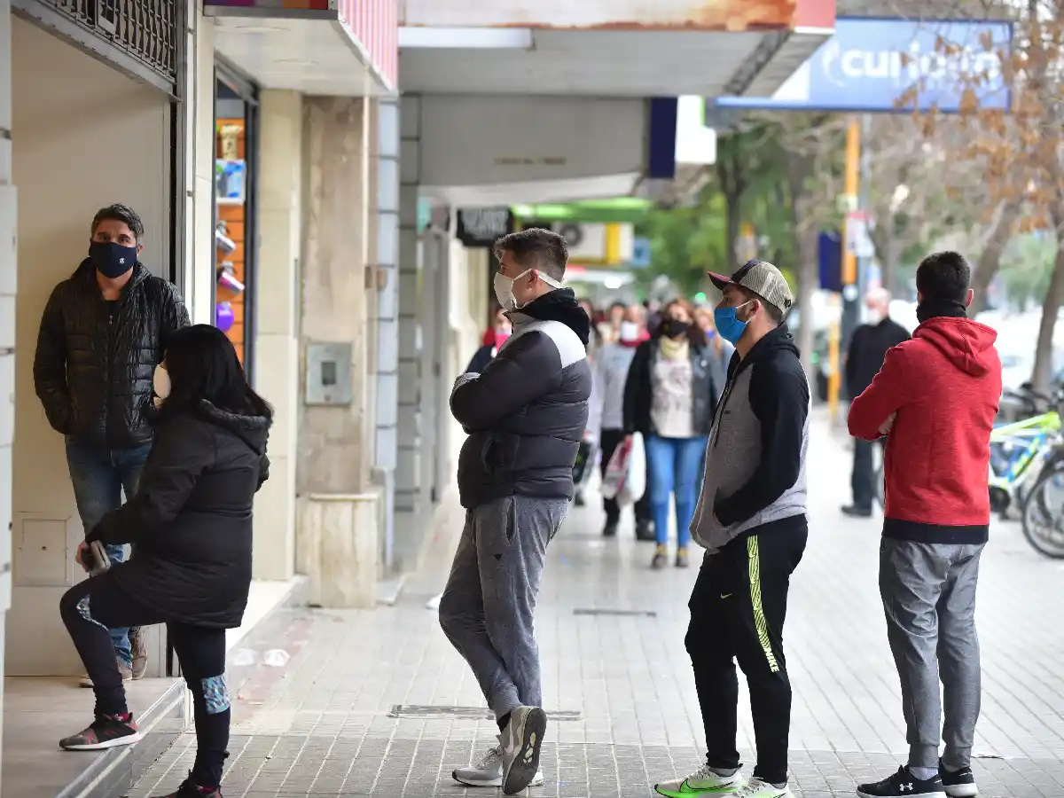 Más de 3.500 comercios cerraron durante la pandemia en la provincia