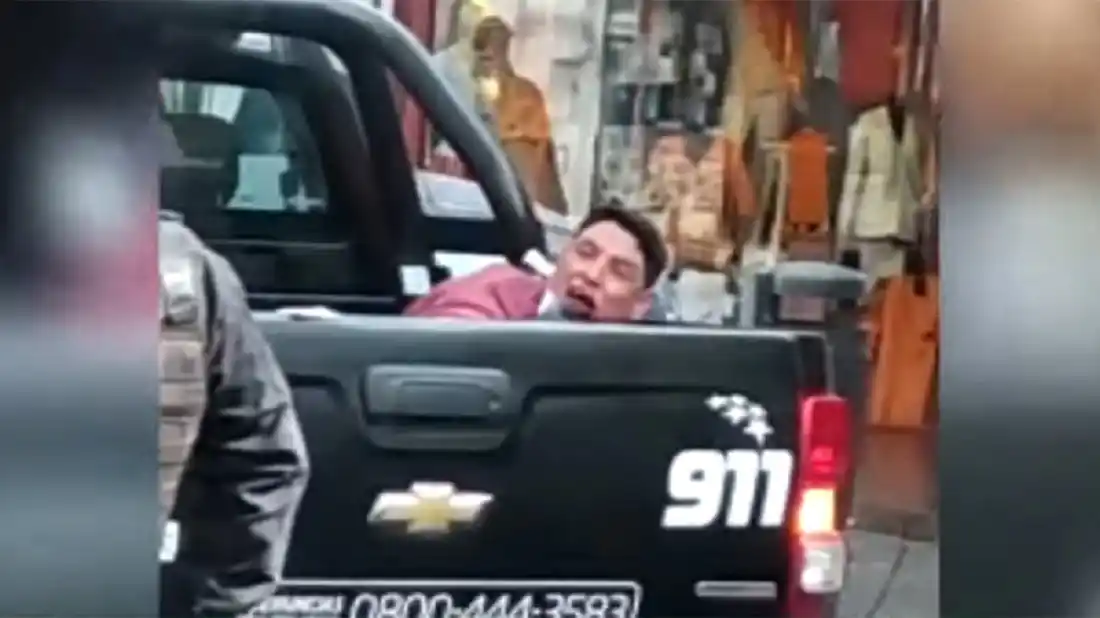 Intentó robar la moto de un cadete: le dieron una paliza y terminó detenido