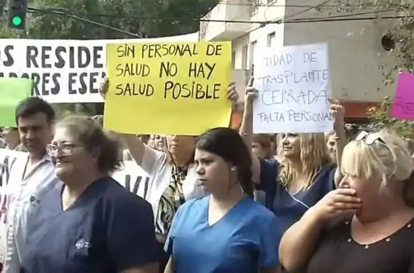 Profesionales de la salud del hospital Vilela protestaron por «achique de personal y recursos»