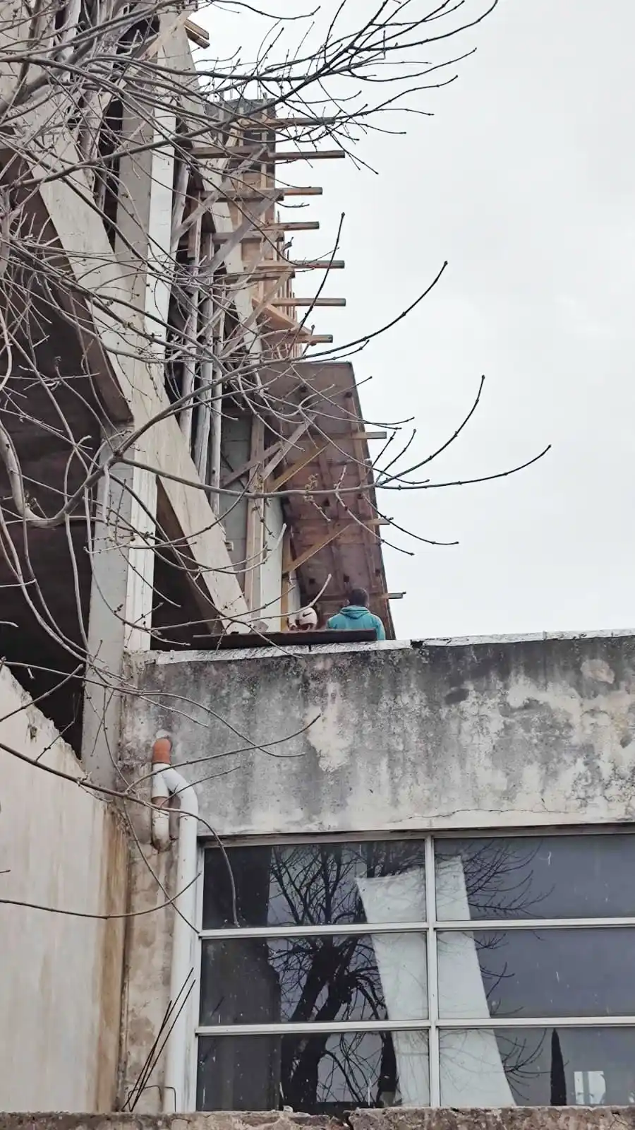 Un obrero de Concordia cayó  desde un tercer piso de una obra en construcción